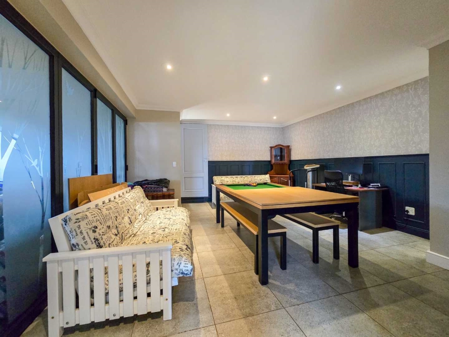 5 Bedroom Property for Sale in Stilbaai Oos Western Cape